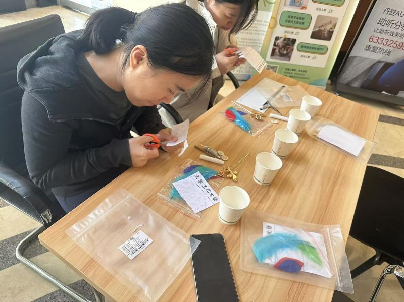 手工非遺點簪制作中_上海專業(yè)物業(yè)服務(wù)