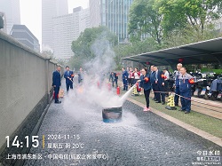 消防滅火實(shí)操_中企物業(yè)