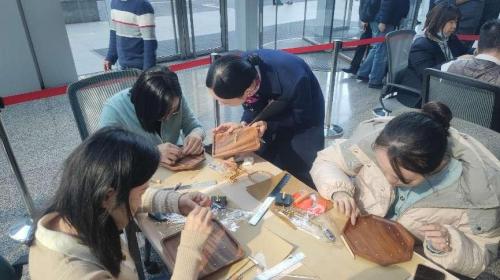 復(fù)古鐘表手工制作指導(dǎo)_上海物業(yè)公司服務(wù)