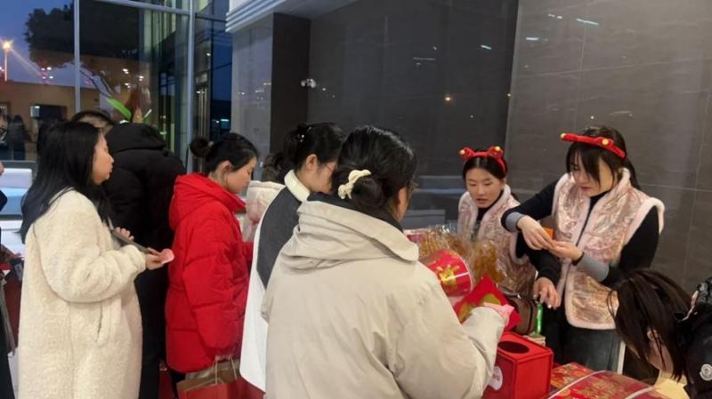 年貨節(jié)活動進行時_上海一級資質物業(yè)公司